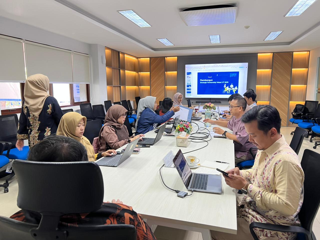 Penguatan Kemitraan Strategis Sekolah Vokasi Universitas Terbuka