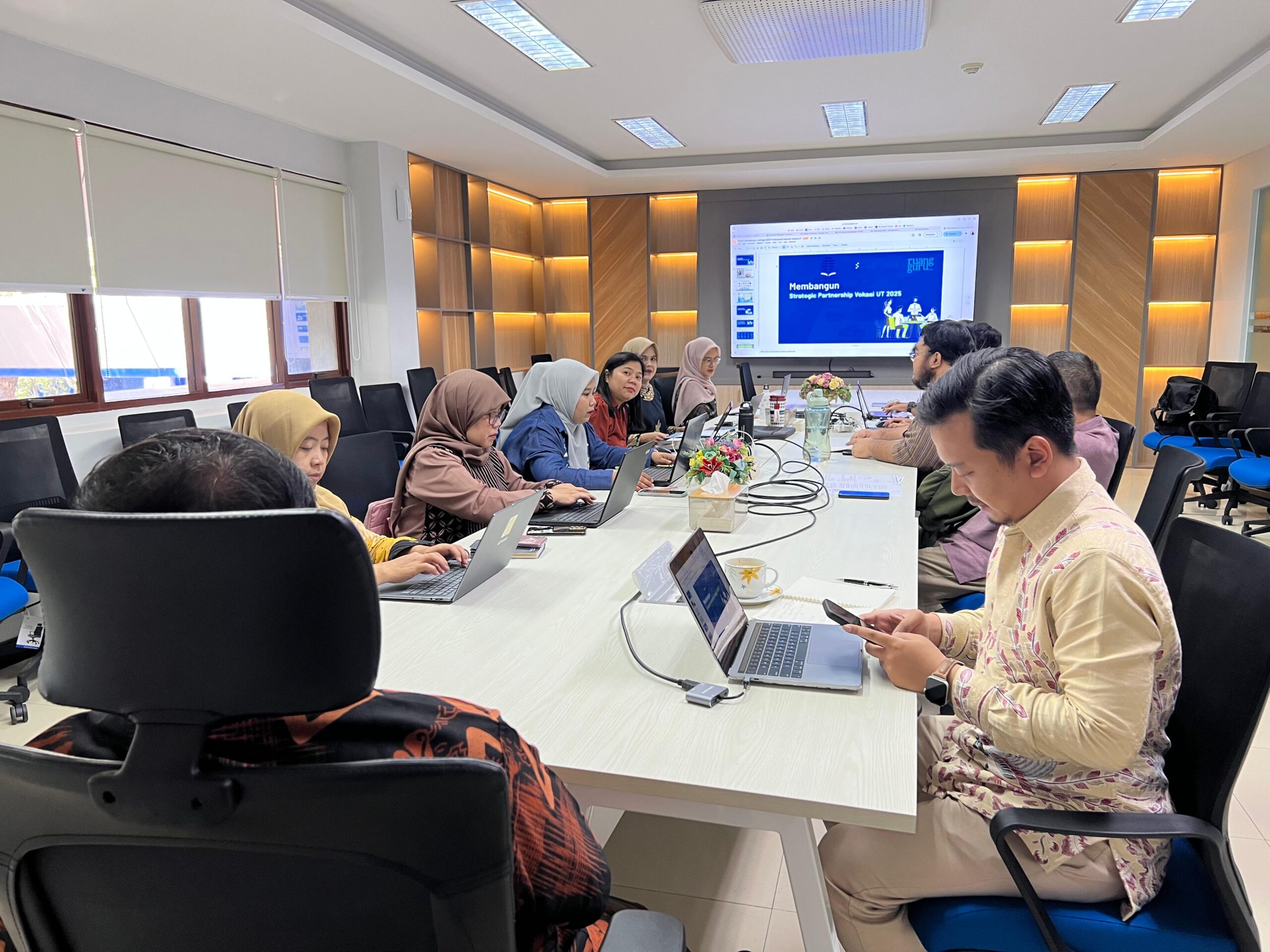 Penguatan Kemitraan Strategis Sekolah Vokasi Universitas Terbuka