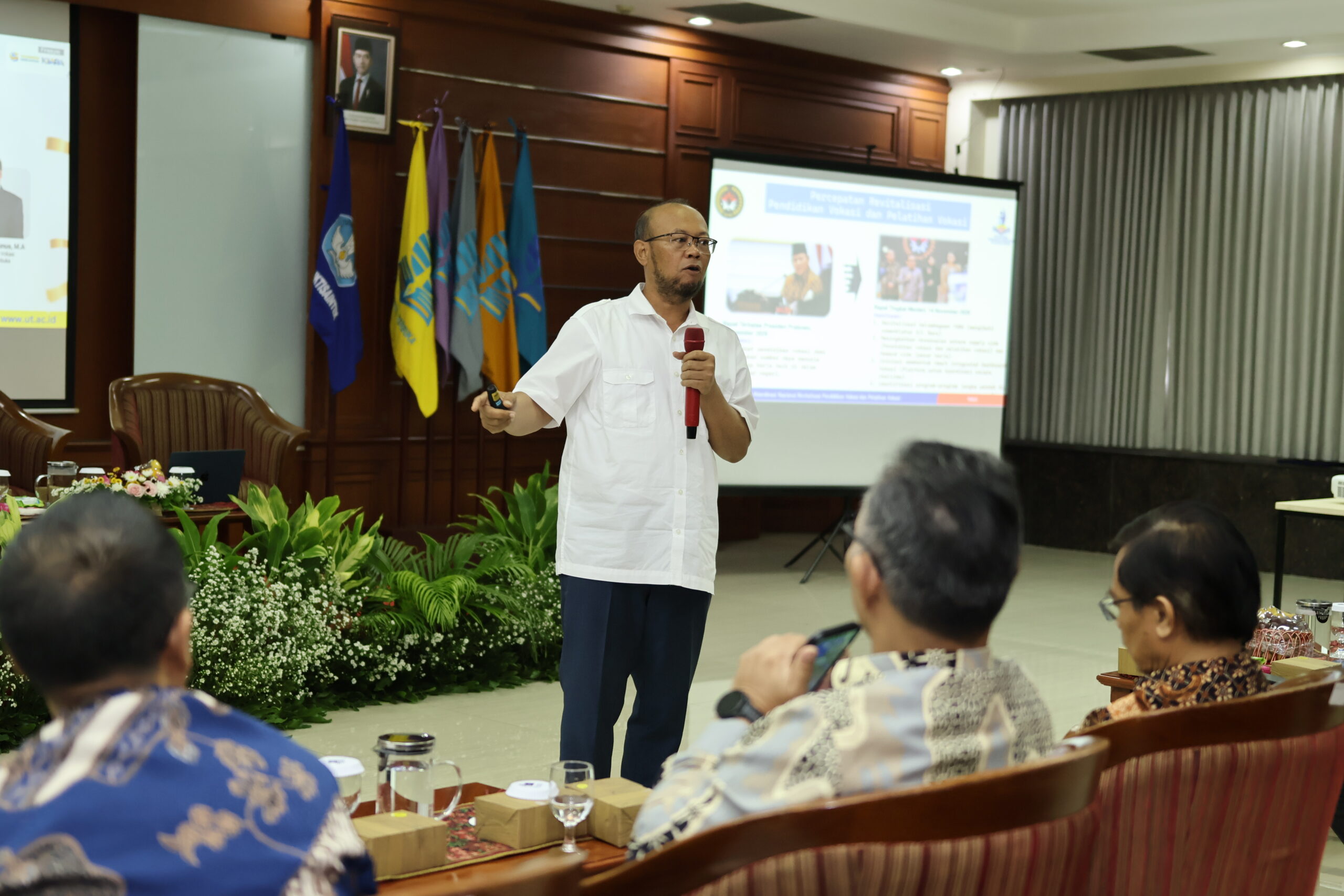Prof. Drs. Ojat Darojat, M.Bus., Ph.D. Tegaskan Pentingnya Revitalisasi Pendidikan Vokasi untuk Menjawab Tantangan Masa Depan