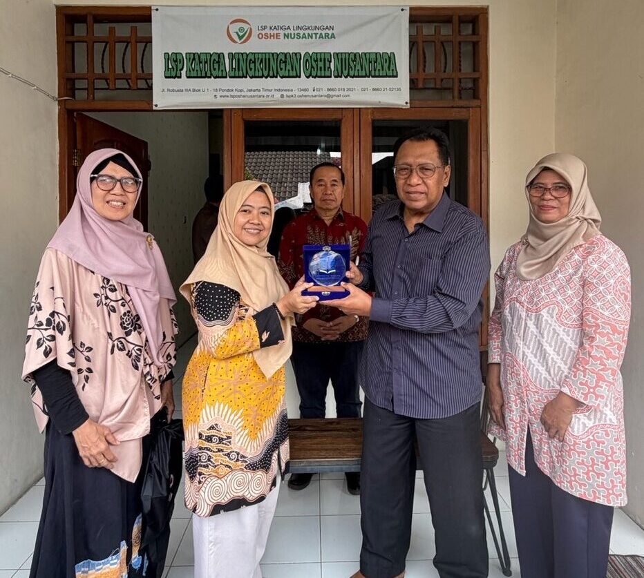Sekolah Vokasi UT Jajaki Kerja Sama dengan LSP K3 OSHE Nusantara